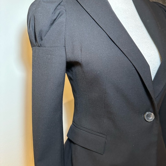 Unique Zara blazer with subtle puff sleeves, black, size M - Picture 2 of 7